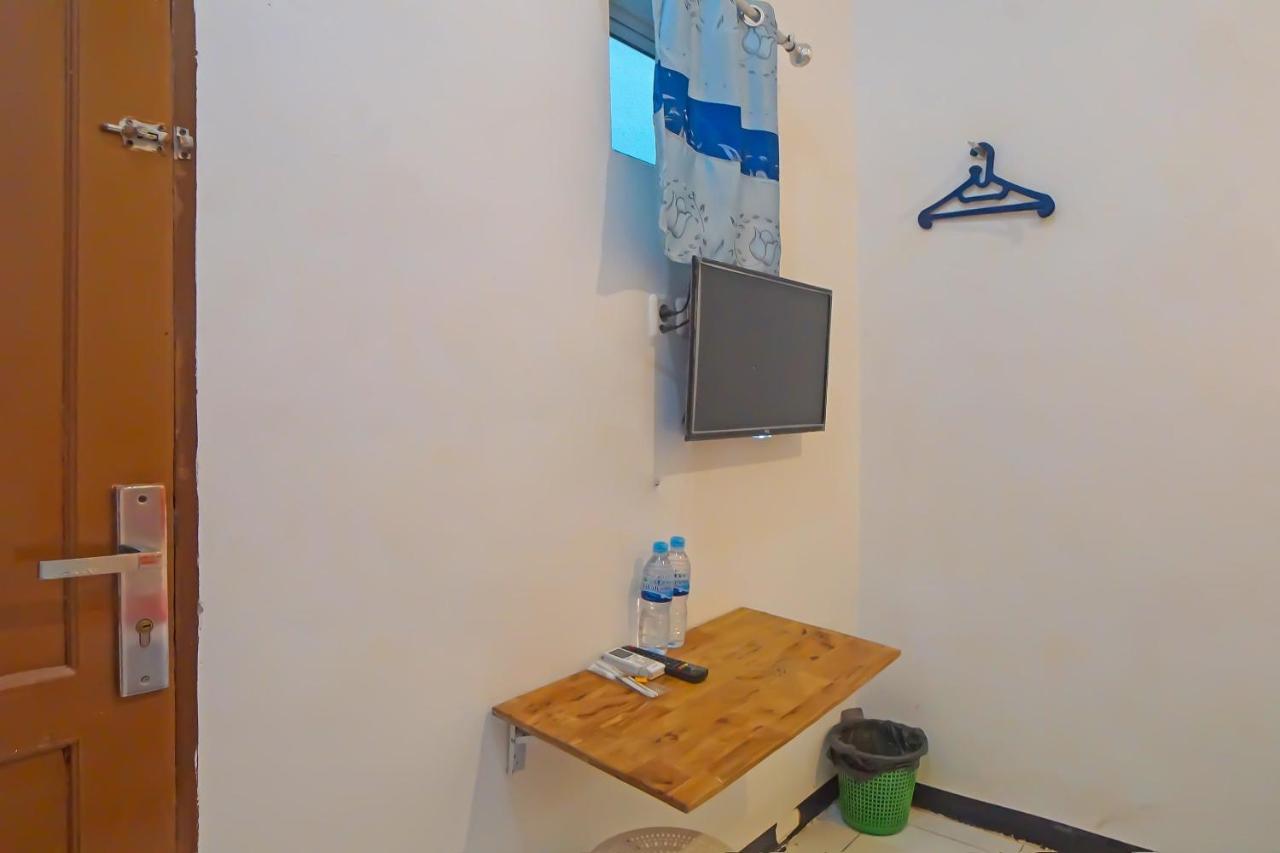 Oyo 92369 Bb House Katamso Medan